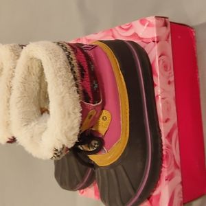 Girls boots